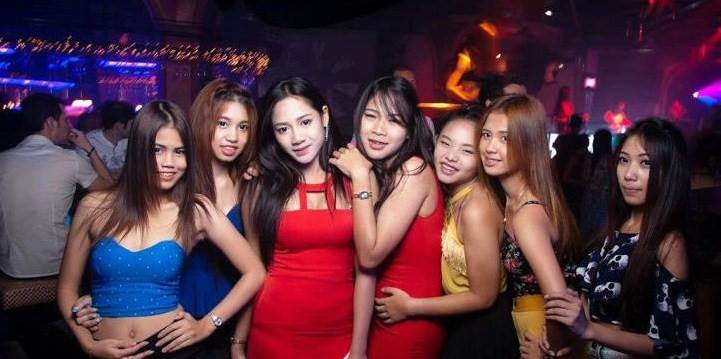 HOT GIRLS IN PATONG BEACH THAILAND